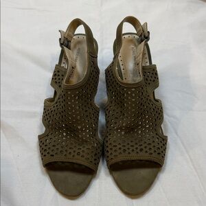 Adrienne Vittadini Khaki Cutout Sandals size 8.5 women tan suede like feel